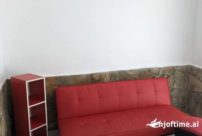 Qera, Ambient Biznesi, Rruga 4 Deshmoret, Tirane.