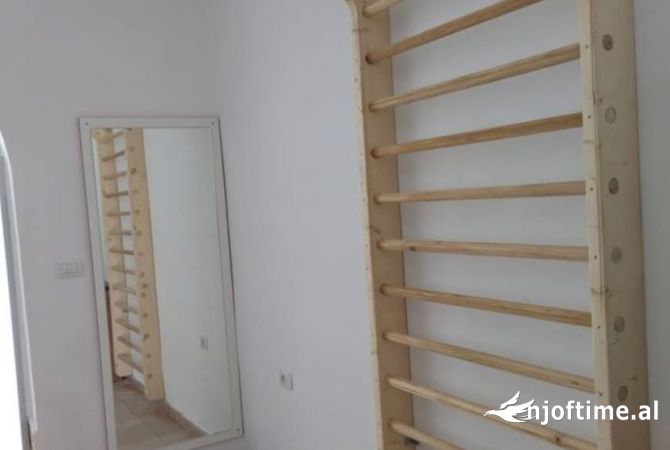 Ambient biznesi me qera 1+1 ne Tirane - 470 Euro