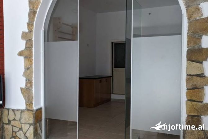 Ambient biznesi me qera 1+1 ne Tirane - 470 Euro