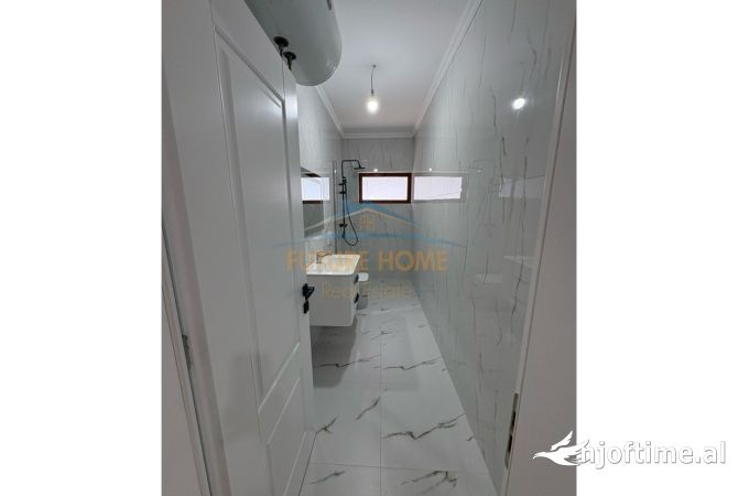 Shtepi ne shitje Apartament ne Tirane, 2+1, Mobilimi Bosh, pa mobiluar, Pagesa 162,000  Euro.