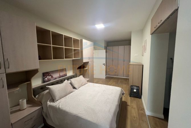 Shtepi me qera Apartament ne Tirane, 2+1, Mobilimi E mobiluar, Pagesa 700  Euro.