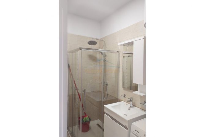 Shtepi me qera Apartament ne Tirane, 2+1, Mobilimi E mobiluar, Pagesa 750  Euro.