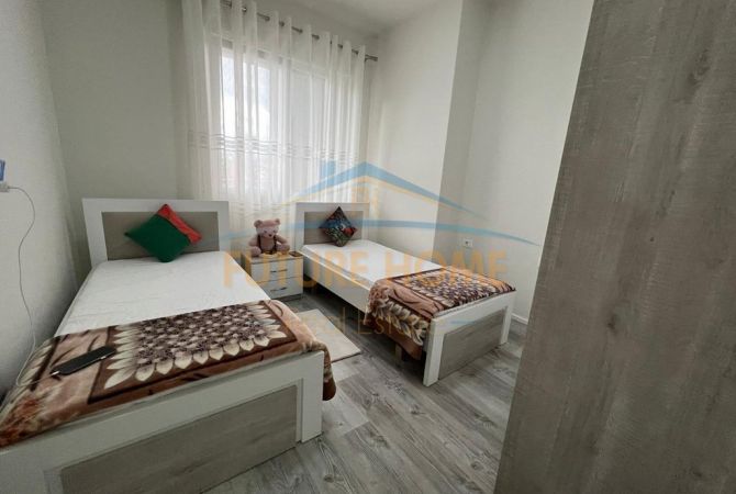 Shtepi ne shitje Apartament ne Tirane, 2+1, Mobilimi E mobiluar, Pagesa 175,000  Euro.