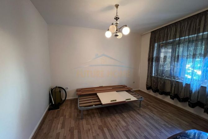 Shtepi me qera Apartament ne Tirane, 3+1, Mobilimi E mobiluar, Pagesa 800  Euro.