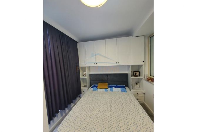Shtepi ne shitje Apartament ne Tirane, 3+1, Mobilimi E mobiluar, Pagesa 200,000  Euro.
