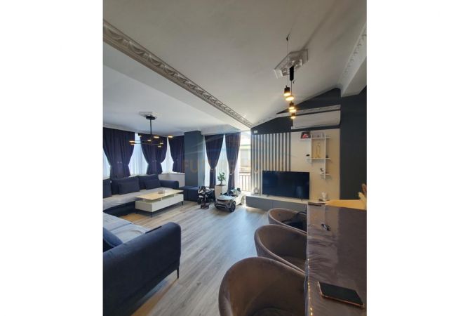 Shtepi ne shitje Apartament ne Tirane, 3+1, Mobilimi E mobiluar, Pagesa 200,000  Euro.