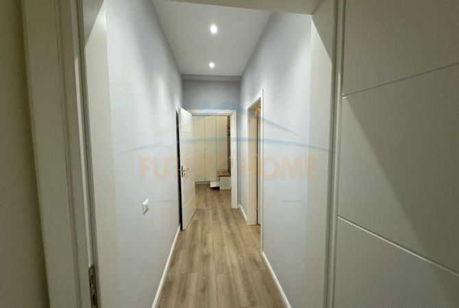 Shtepi ne shitje Apartament ne Tirane, 2+1, Mobilimi E mobiluar, Pagesa 270,000  Euro.