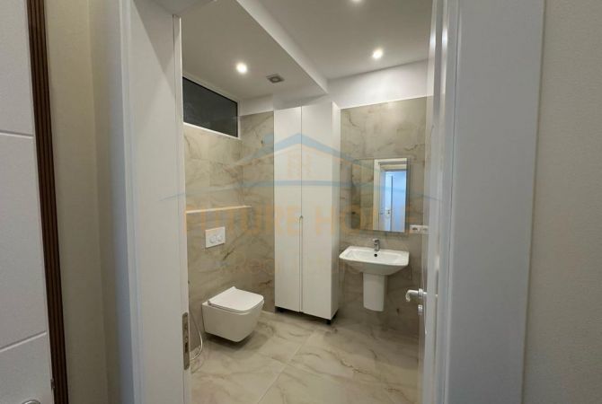 Shtepi ne shitje Apartament ne Tirane, 2+1, Mobilimi E mobiluar, Pagesa 270,000  Euro.