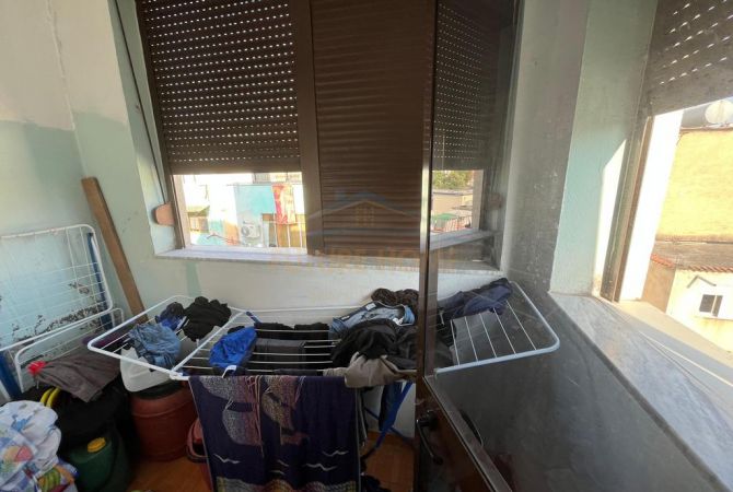 Shtepi ne shitje Apartament ne Tirane, 2+1, Mobilimi Bosh, pa mobiluar, Pagesa 125,000  Euro.