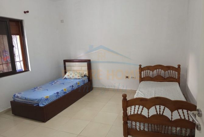 Shtepi me qera Apartament ne Tirane, 2+1, Mobilimi E mobiluar, Pagesa 350  Euro.