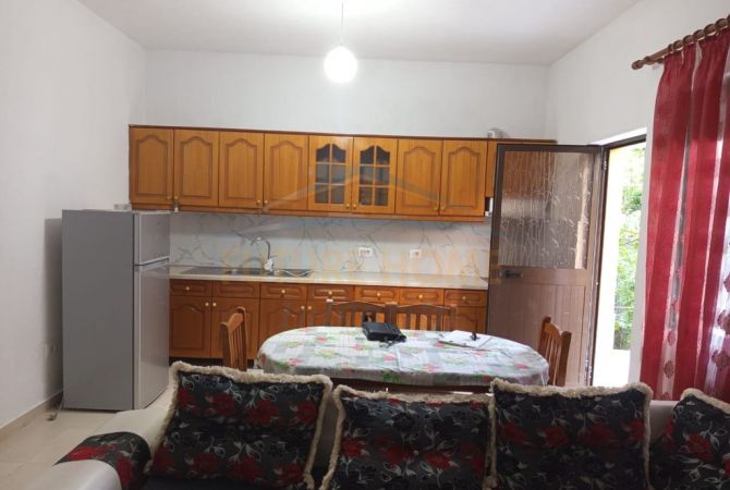 Shtepi me qera 2+1 ne Tirane - 350 Euro