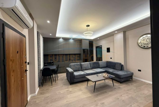 Shtepi ne shitje Apartament ne Tirane, 1+1, Mobilimi E mobiluar, Pagesa 130,000  Euro.