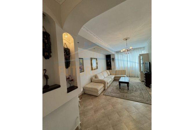 Shtepi me qera Apartament ne Tirane, 2+1, Mobilimi E mobiluar, Pagesa 630  Euro.