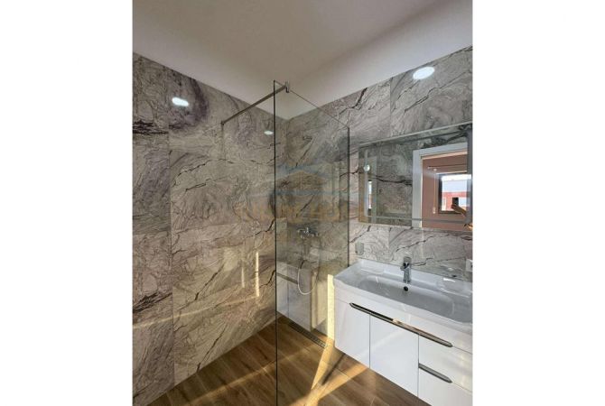 Shtepi me qera Apartament ne Tirane, 2+1, Mobilimi E mobiluar, Pagesa 650  Euro.