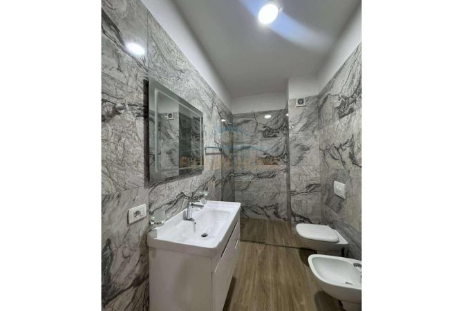 Shtepi me qera Apartament ne Tirane, 2+1, Mobilimi E mobiluar, Pagesa 650  Euro.