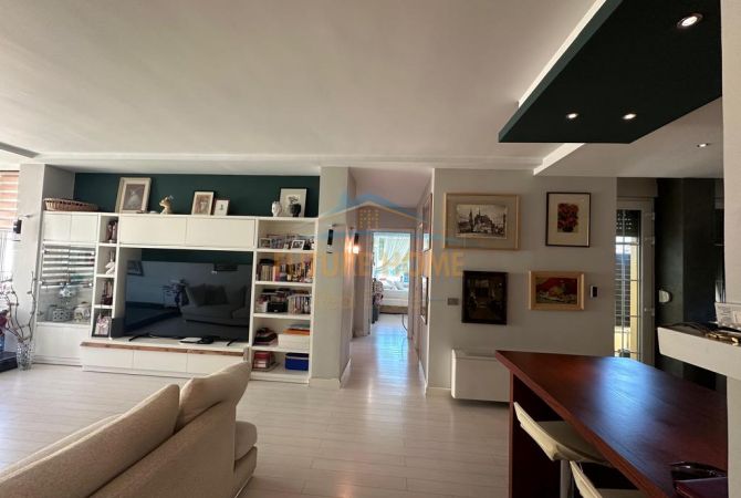 Shtepi me qera 2+1 ne Tirane - 1,000 Euro