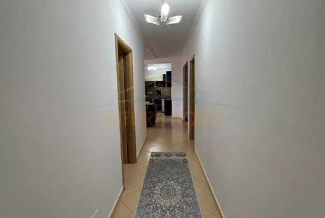 Shtepi me qera Apartament ne Tirane, 2+1, Mobilimi E mobiluar, Pagesa 500  Euro.