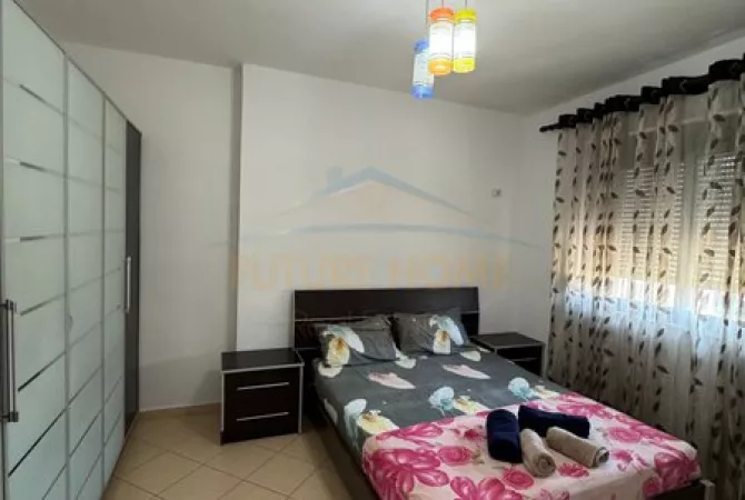 Shtepi me qera Apartament ne Tirane, 2+1, Mobilimi E mobiluar, Pagesa 500  Euro.