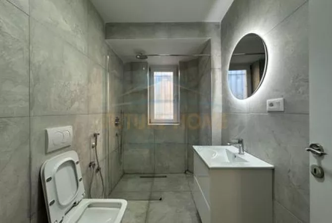 Shtepi ne shitje Apartament ne Tirane, 1+1, Mobilimi E mobiluar, Pagesa 120,000  Euro.