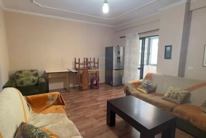 Shtepi me qera 2+1 ne Tirane - 650 Euro
