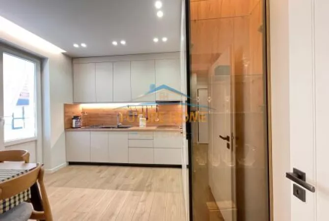 Shtepi me qera Apartament ne Tirane, 1+1, Mobilimi E mobiluar, Pagesa 700  Euro.