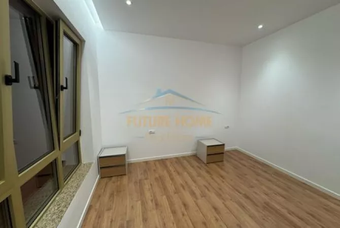 Shtepi me qera 3+1 ne Tirane - 2,300 Euro