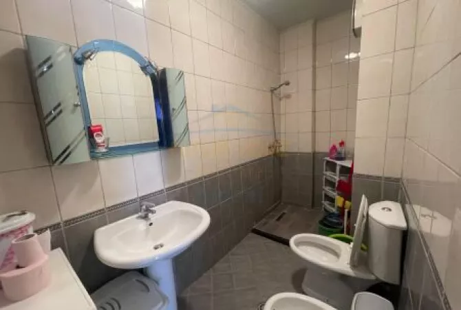 Shtepi me qera Apartament ne Tirane, 1+1, Mobilimi E mobiluar, Pagesa 500  Euro.