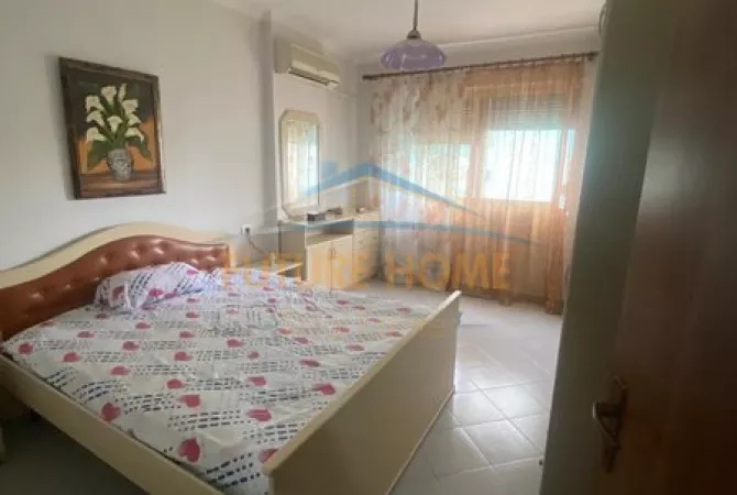 Shtepi ne shitje Apartament ne Tirane, 1+1, Mobilimi E mobiluar, Pagesa 155,000  Euro.