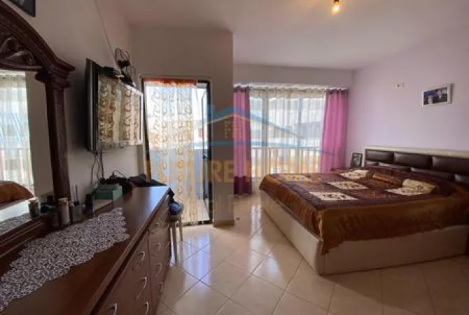 Shtepi ne shitje Apartament ne Tirane, 1+1, Mobilimi E mobiluar, Pagesa 100,000  Euro.