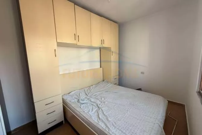 Shtepi ne shitje Apartament ne Tirane, 2+1, Mobilimi E mobiluar, Pagesa 127,000  Euro.