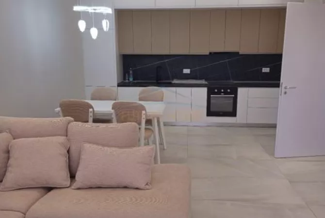 Shtepi me qera 2+1 ne Tirane - 850 Euro