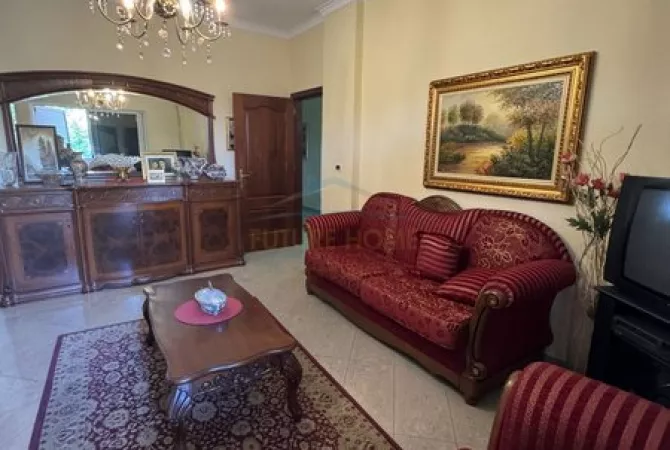 Shtepi me qera 2+1 ne Tirane - 750 Euro