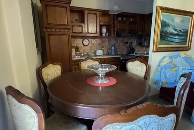 Shtepi me qera Apartament ne Tirane, 2+1, Mobilimi E mobiluar, Pagesa 750  Euro.