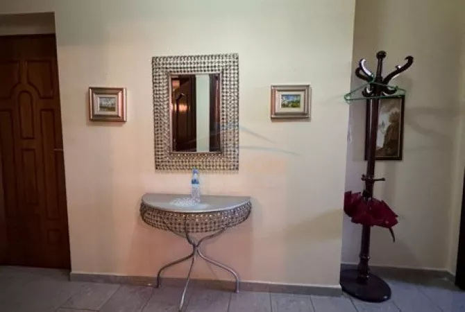 Shtepi me qera Apartament ne Tirane, 2+1, Mobilimi E mobiluar, Pagesa 750  Euro.