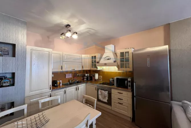 Shtepi ne shitje Apartament ne Tirane, 2+1, Mobilimi E mobiluar, Pagesa 197,000  Euro.