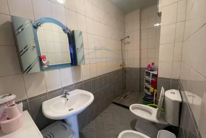 Shtepi me qera Apartament ne Tirane, 1+1, Mobilimi E mobiluar, Pagesa 500  Euro.