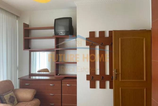 Shtepi me qera Apartament ne Tirane, 2+1, Mobilimi E mobiluar, Pagesa 700  Euro.