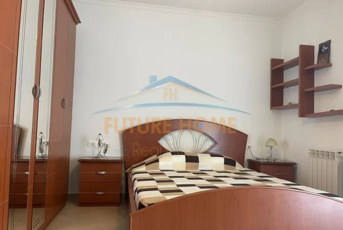 Shtepi me qera Apartament ne Tirane, 2+1, Mobilimi E mobiluar, Pagesa 700  Euro.