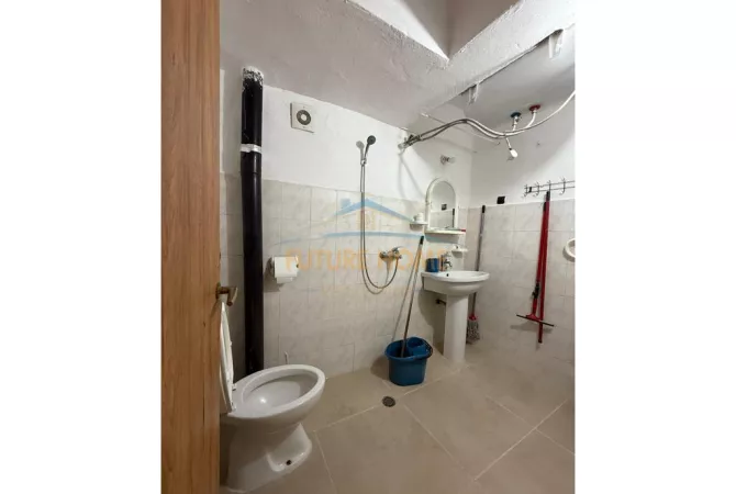 Shtepi me qera Apartament ne Tirane, 3+1, Mobilimi E mobiluar, Pagesa 600  Euro.