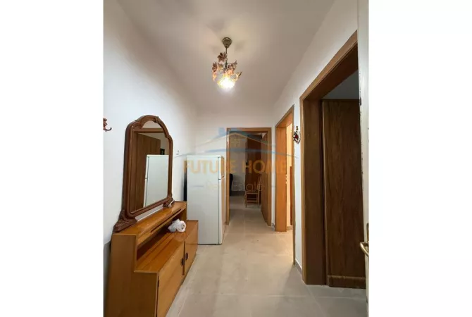 Shtepi me qera Apartament ne Tirane, 3+1, Mobilimi E mobiluar, Pagesa 600  Euro.