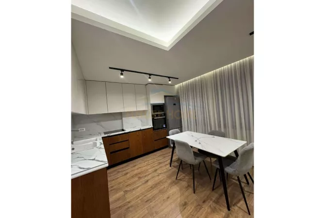 Shtepi me qera Apartament ne Tirane, 2+1, Mobilimi E mobiluar, Pagesa 800  Euro.