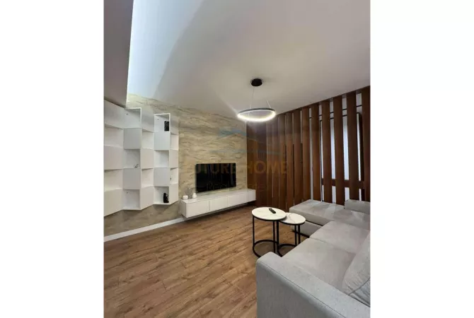 Shtepi me qera 2+1 ne Tirane - 800 Euro