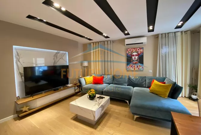 Shtepi me qera 2+1 ne Tirane - 800 Euro
