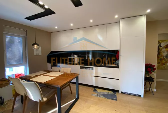 Shtepi me qera Apartament ne Tirane, 2+1, Mobilimi E mobiluar, Pagesa 800  Euro.