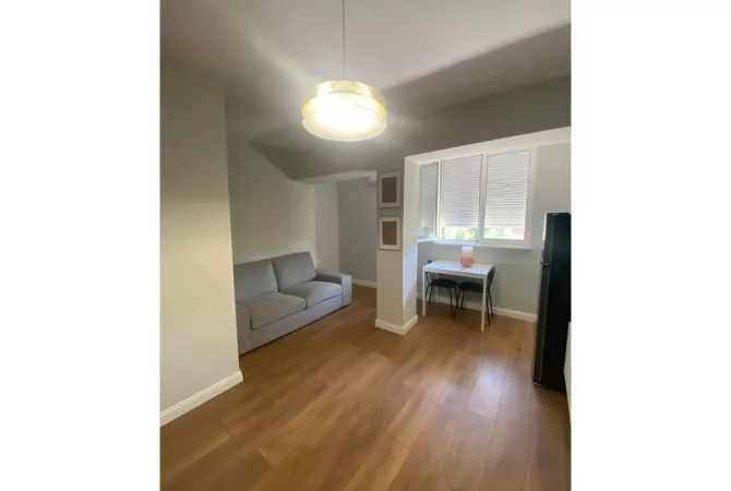 Shtepi me qera 1+1 ne Tirane - 40,000 Leke
