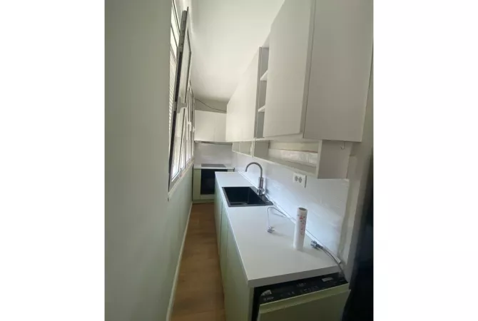 Shtepi me qera Apartament ne Tirane, 1+1, Mobilimi E mobiluar, Pagesa 40,000  Leke.