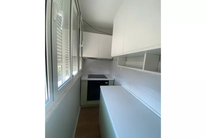 Shtepi me qera Apartament ne Tirane, 1+1, Mobilimi E mobiluar, Pagesa 40,000  Leke.