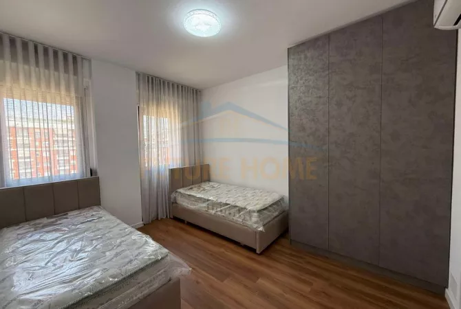 Shtepi me qera Apartament ne Tirane, 2+1, Mobilimi E mobiluar, Pagesa 700  Euro.