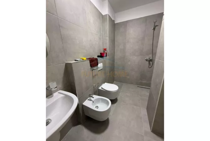 Shtepi me qera Apartament ne Tirane, 2+1, Mobilimi E mobiluar, Pagesa 700  Euro.
