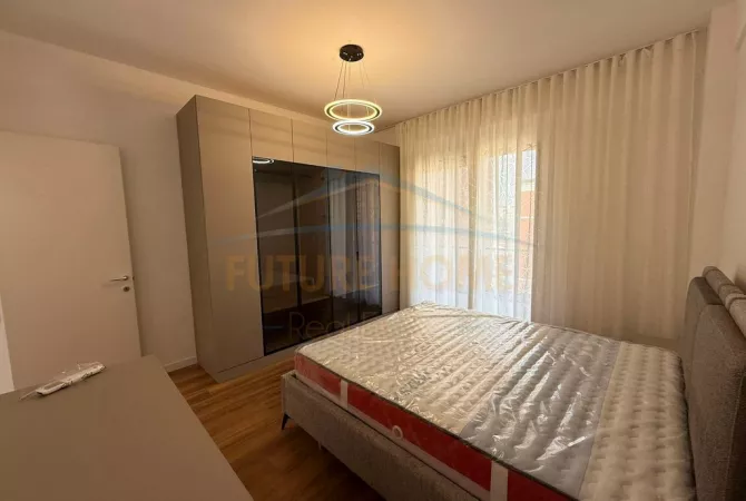 Shtepi me qera Apartament ne Tirane, 2+1, Mobilimi E mobiluar, Pagesa 700  Euro.